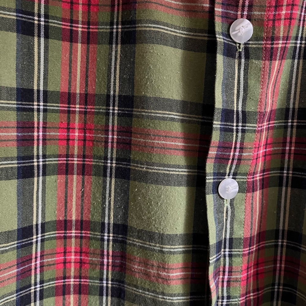 Short-sleeve casual shirt
